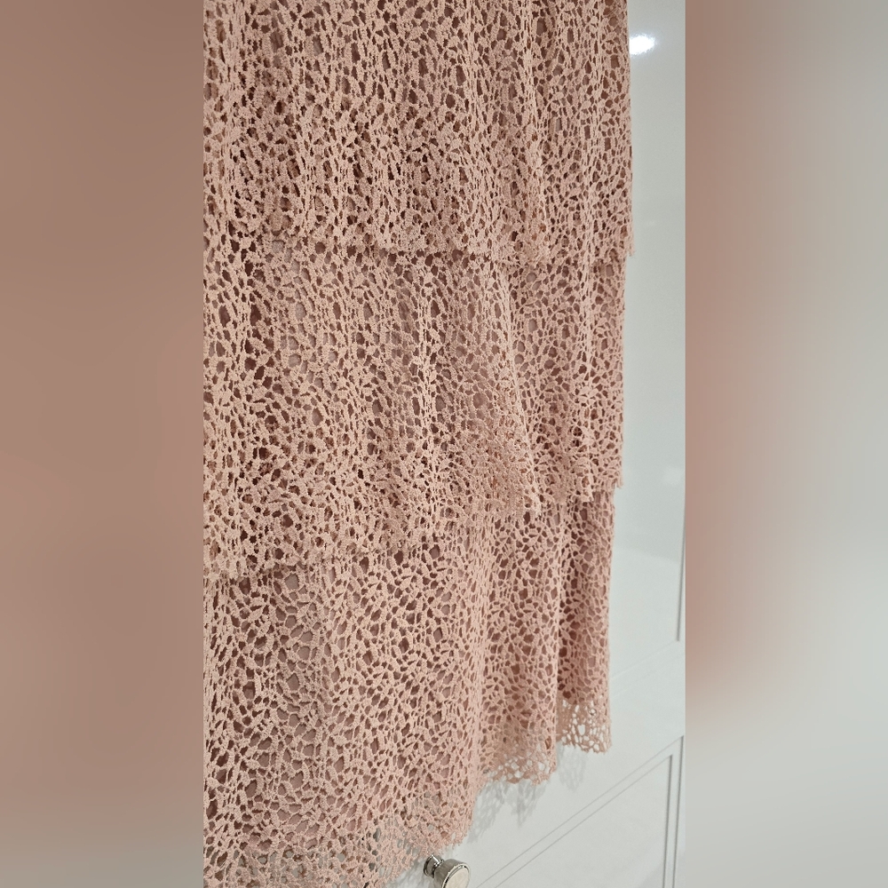 Gorgeous Pink Crochet Lace Sleeveless 3 Tiered Dress By Molly Bracken Size M - Picture 2 of 12
